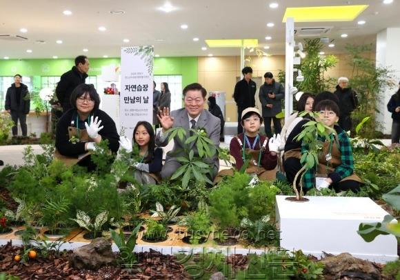 [ũ�⺯ȯ](����1-1)������, ����Ʈ�� ��� ���� ���ٴ� ��û�ҳ� �λ������� �� ����.jpeg